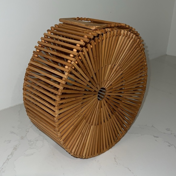 Cult Gaia Zaha bamboo bag 🤩 - Picture 5 of 5